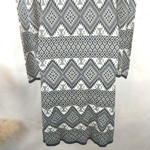 Women's black and white Long Sleeve  Aztec print Knit Sweater dress sz S Western - Picture 7 of 10